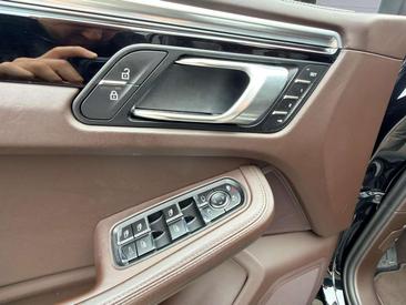 Porsche Macan I S — photo 38