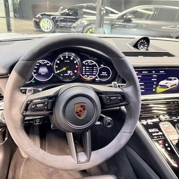Porsche Panamera Sport Turismo 4 — photo 10
