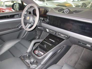 Porsche Cayenne S — photo 8