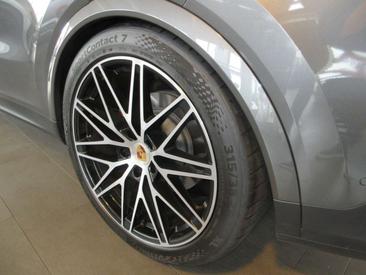 Porsche Cayenne S — photo 23