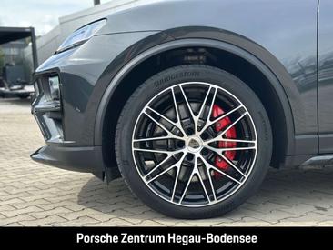 Porsche Macan I GTS Electric — photo 6