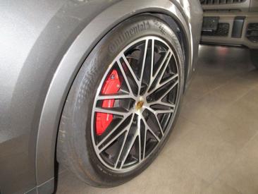 Porsche Cayenne S — photo 25