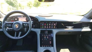 Porsche Taycan 4S — photo 10