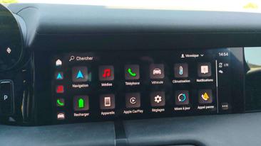 Porsche Taycan 4S — photo 12