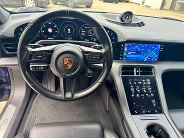 Porsche Taycan Turbo — photo 11