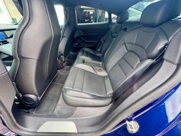 Porsche Taycan Turbo — photo 13
