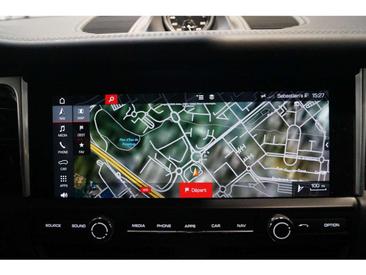 Porsche Macan I S — photo 20