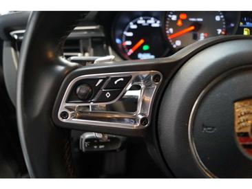 Porsche Macan I S — photo 24