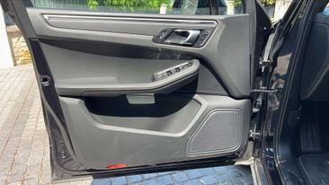 Porsche Macan — photo 6