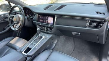 Porsche Macan — photo 9