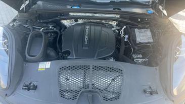 Porsche Macan — photo 14