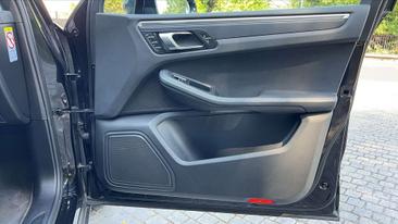 Porsche Macan — photo 22