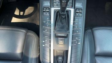 Porsche Macan — photo 26