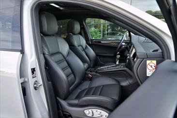 Porsche Macan — photo 7