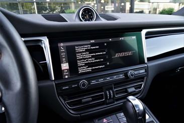 Porsche Macan — photo 15