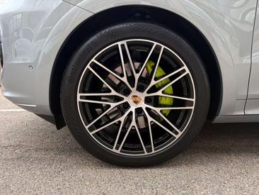 Porsche Cayenne E-Hybrid — photo 10