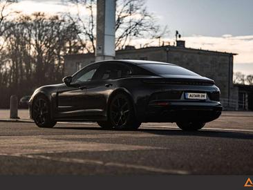 Porsche Panamera 4 E-Hybrid — photo 6