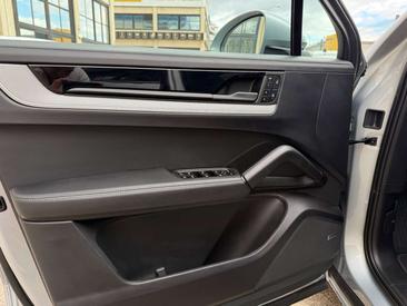 Porsche Cayenne E-Hybrid — photo 23