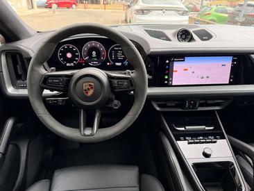 Porsche Cayenne E-Hybrid — photo 29