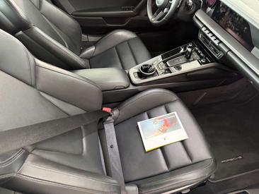 Porsche 911 Carrera 4S — photo 7
