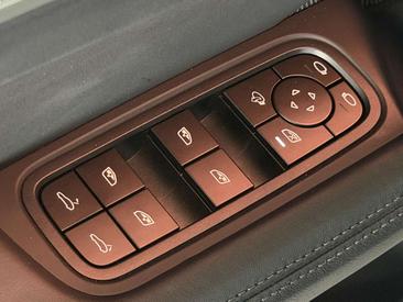 Porsche Cayenne III — photo 12