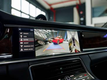 Porsche Panamera 4S E-Hybrid — photo 25