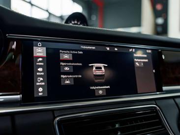 Porsche Panamera 4S E-Hybrid — photo 26