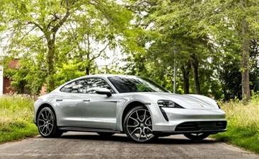 Porsche Taycan 4S — photo 3