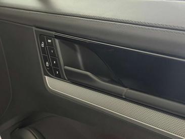 Porsche Cayenne III — photo 23