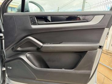 Porsche Cayenne E-Hybrid — photo 40