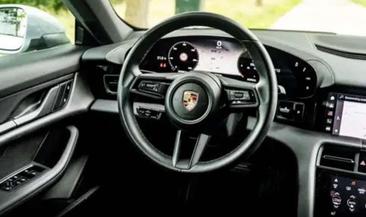 Porsche Taycan 4S — photo 9
