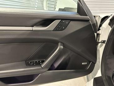 Porsche 911 Cabriolet Carrera 4S — photo 22