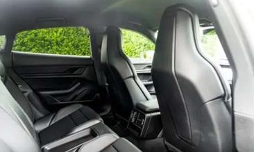 Porsche Taycan 4S — photo 14