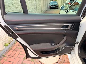 Porsche Panamera GTS — photo 24