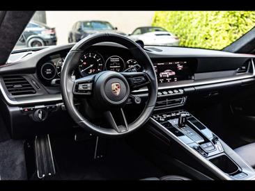 Porsche 911 Carrera 4S — photo 10