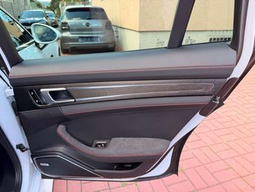 Porsche Panamera GTS — photo 26