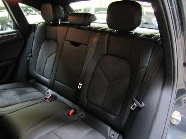 Porsche Macan — photo 11