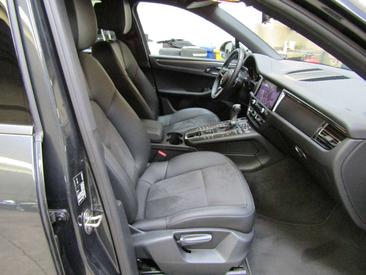 Porsche Macan — photo 12