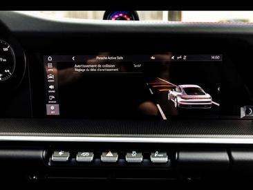 Porsche 911 Carrera 4S — photo 25
