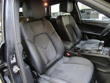 Porsche Macan — photo 14