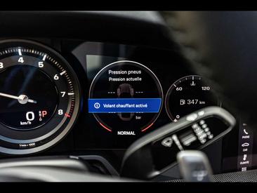 Porsche 911 Carrera 4S — photo 28