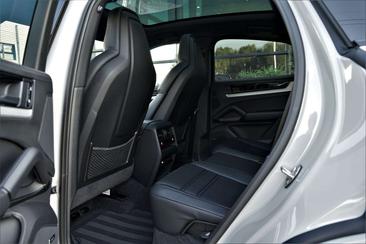 Porsche Cayenne E-Hybrid — photo 9