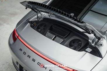 Porsche 911 Carrera 4S — photo 13