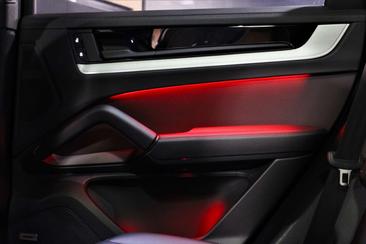 Porsche Cayenne E-Hybrid — photo 42