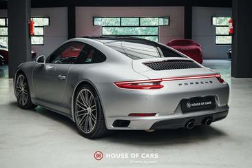 Porsche 911 Carrera 4S — photo 9