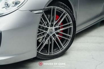 Porsche 911 Carrera 4S — photo 11