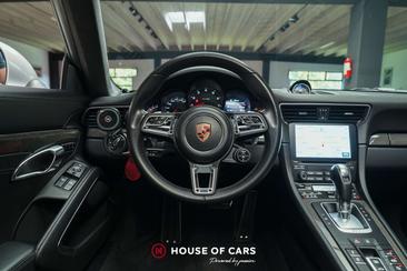 Porsche 911 Carrera 4S — photo 15