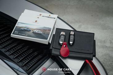 Porsche 911 Carrera 4S — photo 25