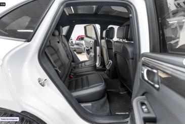 Porsche Macan — photo 7
