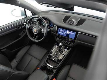 Porsche Macan — photo 19